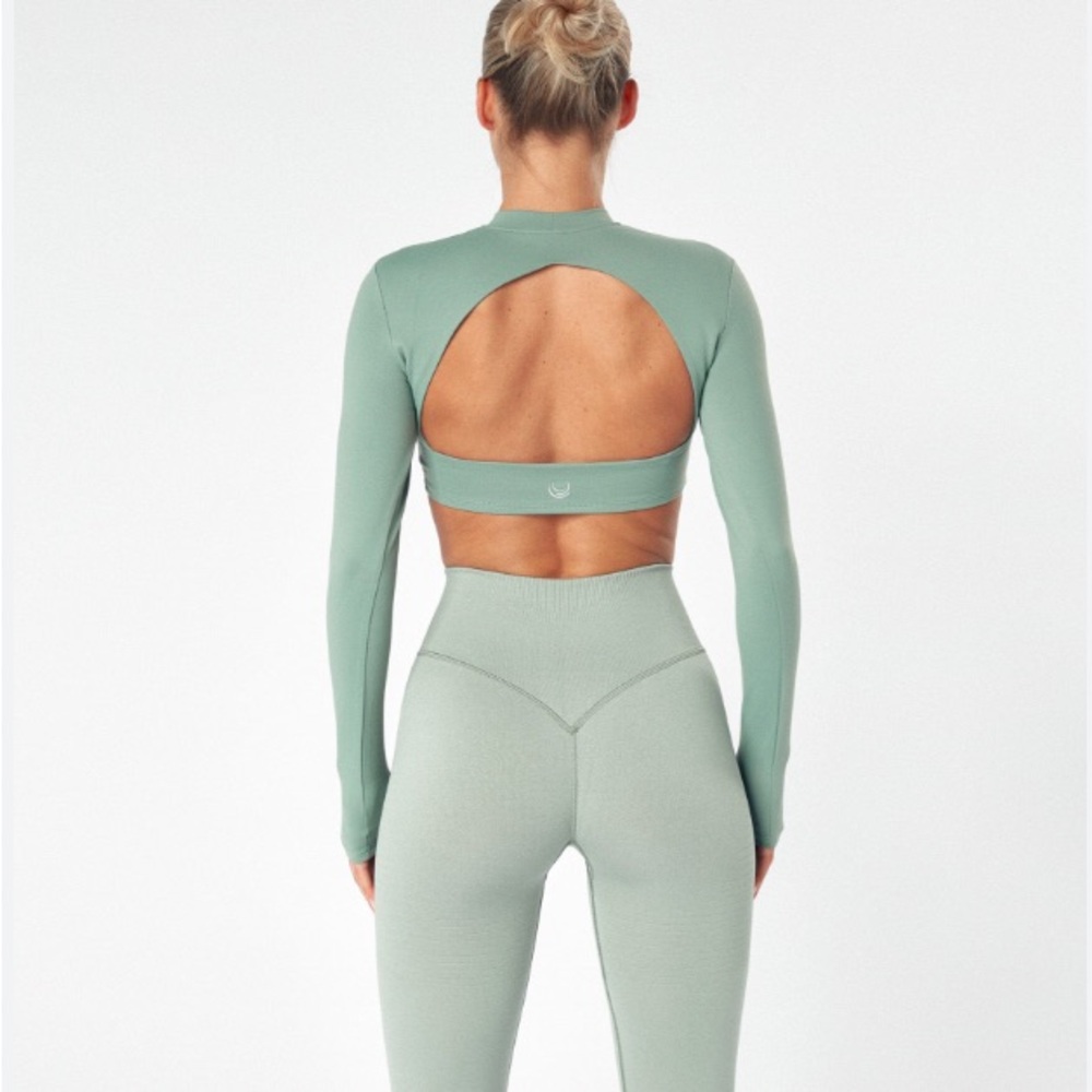 Lazuli Label Green Open Back Workout Top | Medium